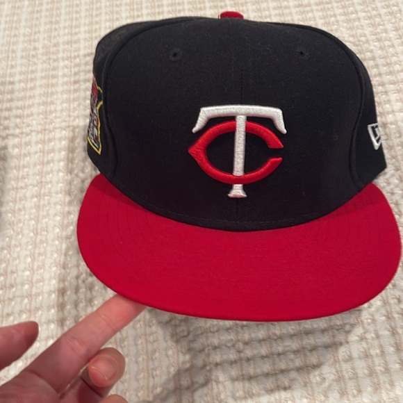 Like new snapback hats …..$12 each - Picture 10 of 10
